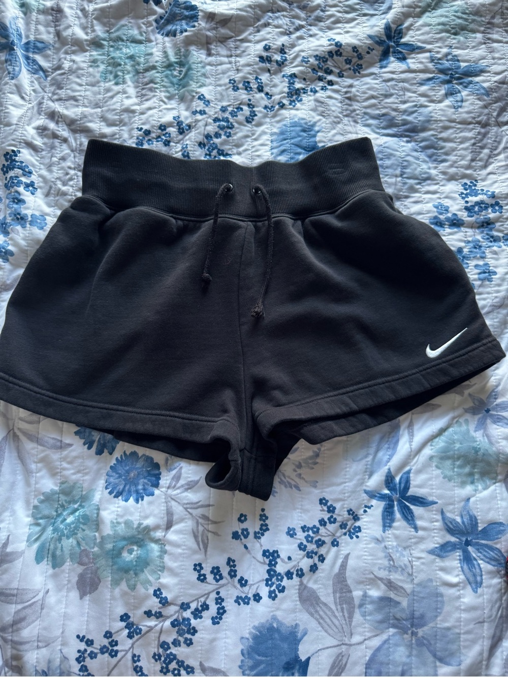 Nike women  Black Fleece Shorts con with Swoosh